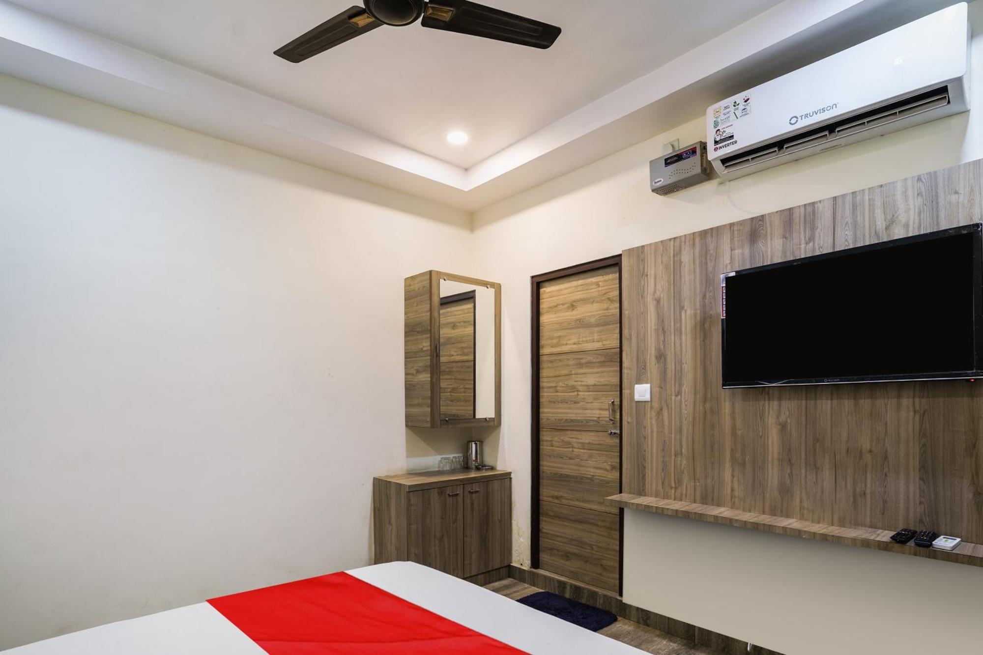 Oyo Flagship Pawan Park Hotel Vellore Exterior photo