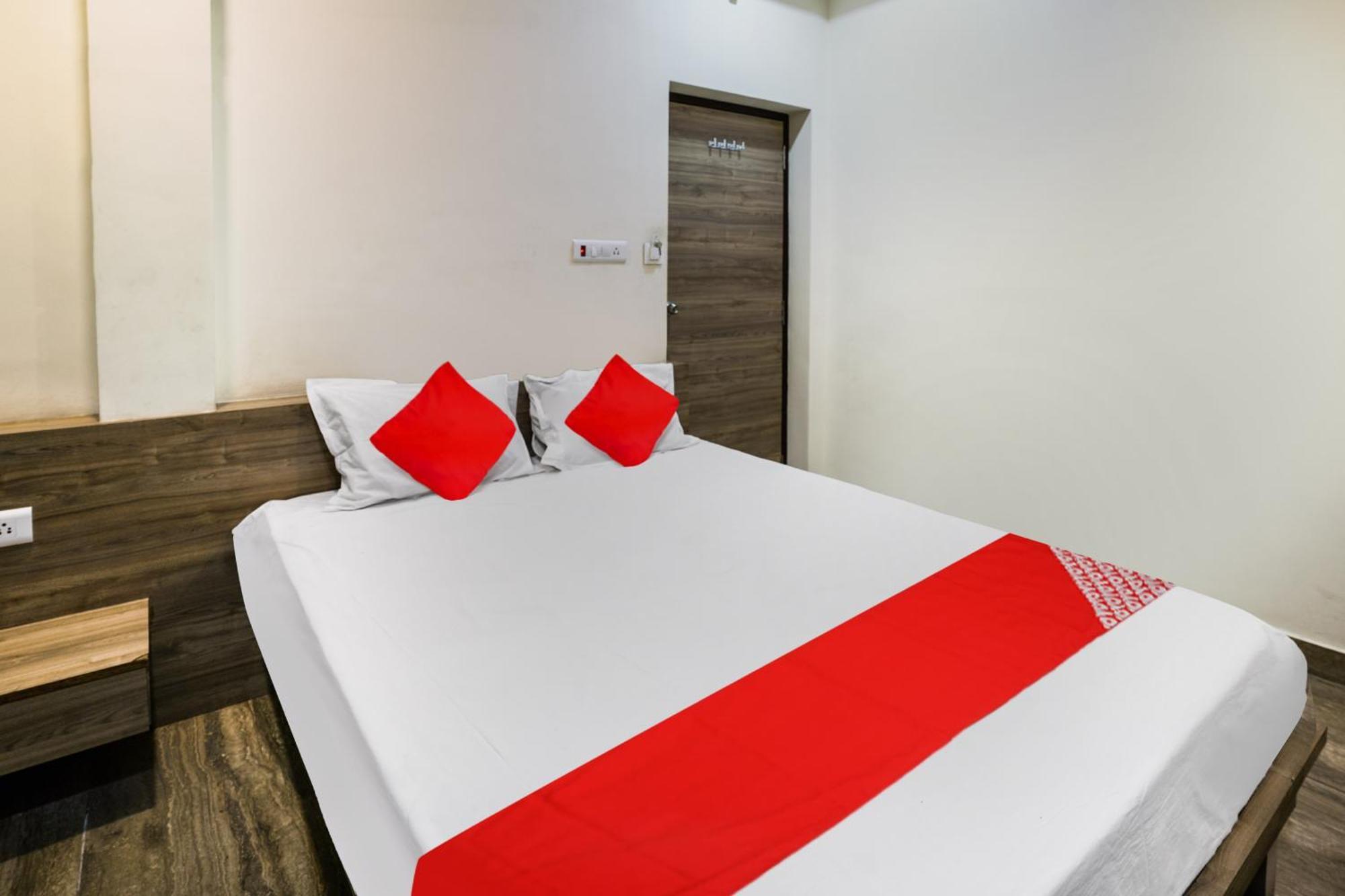 Oyo Flagship Pawan Park Hotel Vellore Exterior photo